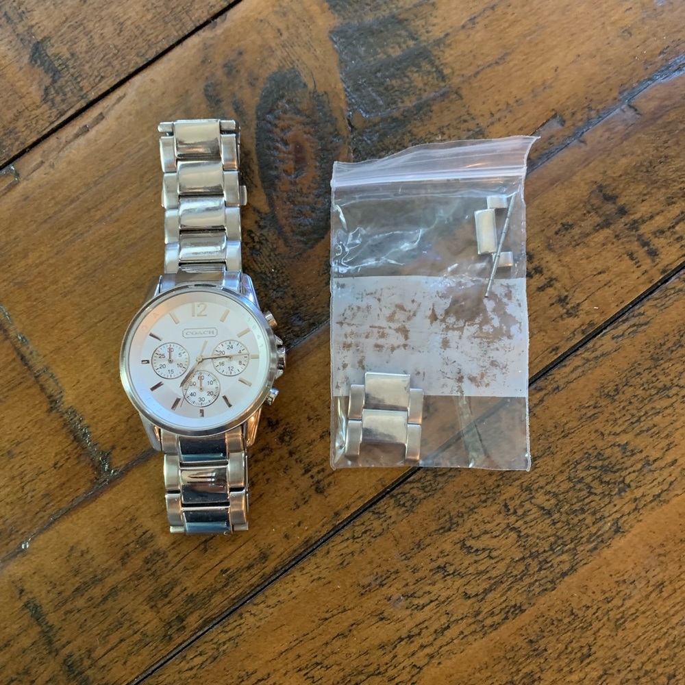 Coach Watch - Picture 3 of 3